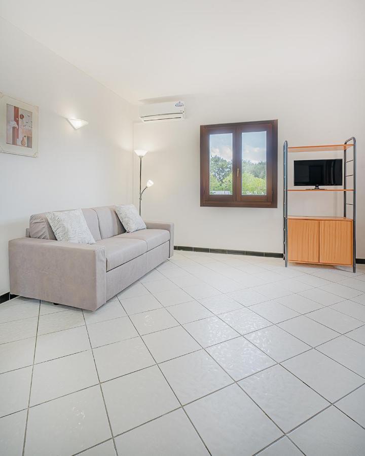 Ambra Holiday Rooms San Teodoro  Ngoại thất bức ảnh