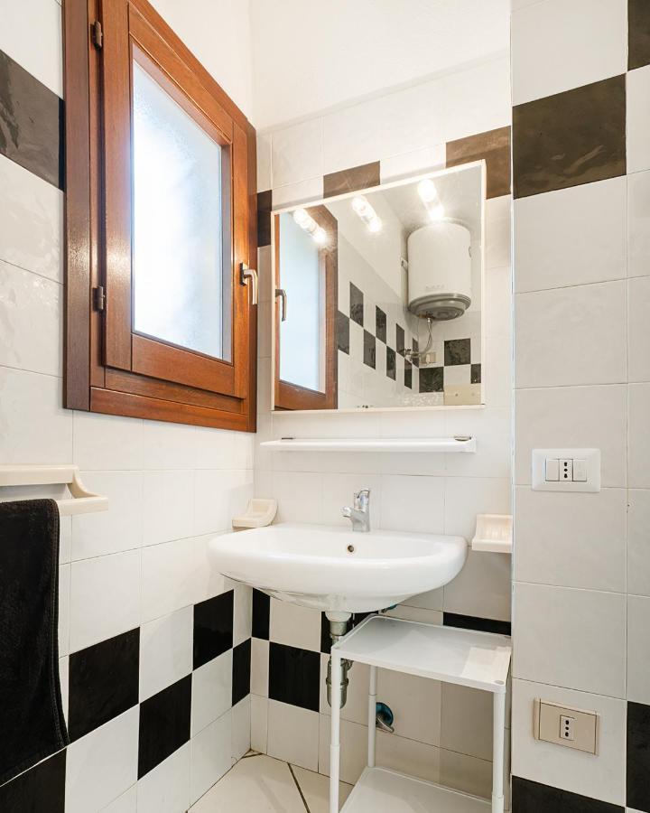 Ambra Holiday Rooms San Teodoro  Ngoại thất bức ảnh